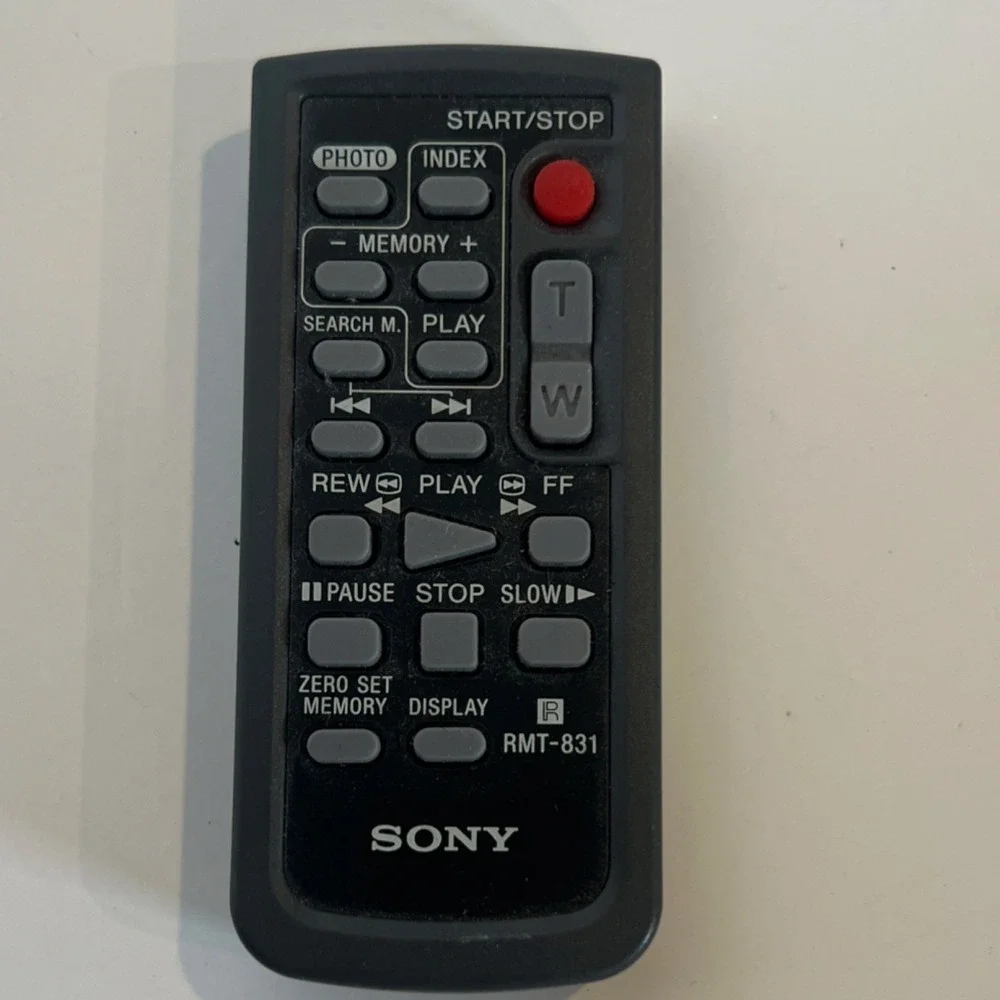 Sony Handycam DCR-HC40 MiniDV Silver 12x Zoom NightShot+ Case AC Adapter